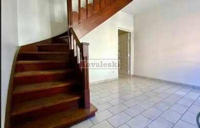 Imagem: A casa possui 2 Dormitórios, 2 Banheiros, 1 Vaga na garagem