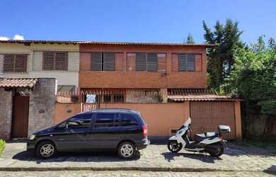 Imagem: A casa em condomínio possui 5 Dormitórios, 5 Banheiros, 3