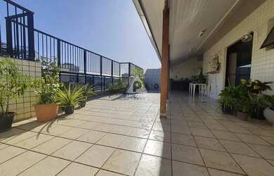 Imagem: O apartamento possui 4 Dormitórios, 2 Banheiros, 3 Vagas na