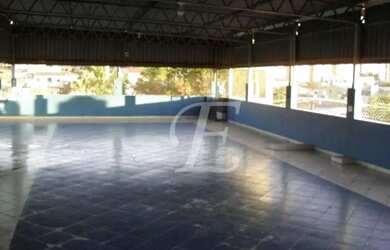 Imagem: O depósito possui 2 Vagas na garagem, 490m² de Área e está