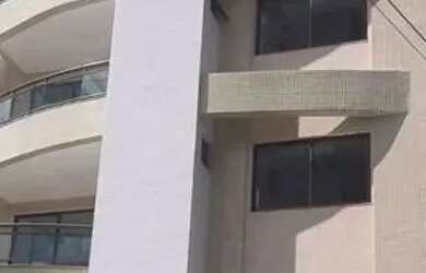 Imagem: O apartamento possui 3 Dormitórios, 1 Banheiro, 1 Vaga na garagem