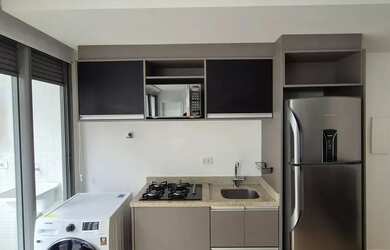 Imagem: O apartamento possui 1 Dormitório, 1 Banheiro, 1 Vaga na garagem