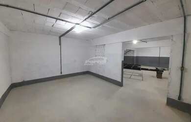 Imagem 12: Galpão industrial com pé-direito alto disponível para locação no...