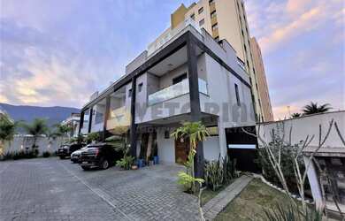 Imagem: O apartamento possui 2 Dormitórios, 2 Banheiros, 2 Vagas na