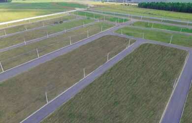 Imagem: O terreno possui 200m² de Área e está localizado em Distrito