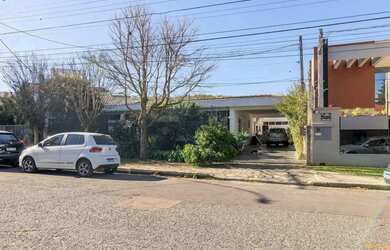 Imagem 2: Imóvel para venda possui 390 metros quadrados com 4 quartos em Seminário...