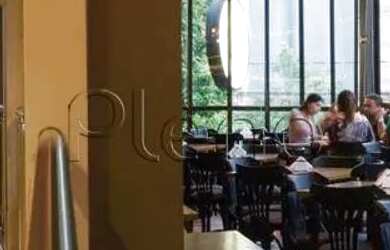 Imagem: O depósito possui 5 Vagas na garagem, 452m² de Área e está