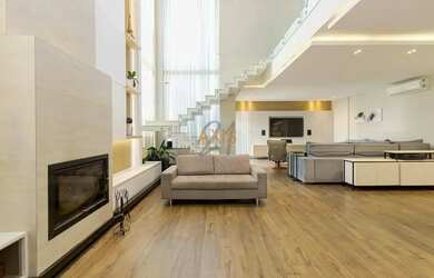 Imagem: A casa em condomínio possui 4 Dormitórios, 4 Banheiros, 4