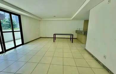 Imagem: O apartamento possui 1 Dormitório, 2 Banheiros, 1 Vaga na garagem