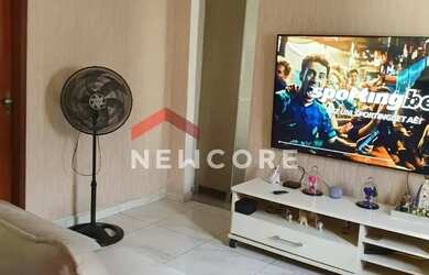 Imagem: A casa possui 2 Dormitórios, 2 Banheiros, 2 Vagas na garagem