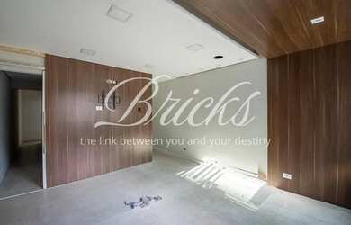 Imagem: O depósito possui 1 Vaga na garagem, 100m² de Área e está