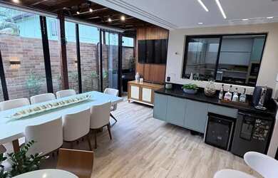 Imagem: A casa em condomínio possui 3 Dormitórios, 4 Banheiros, 2