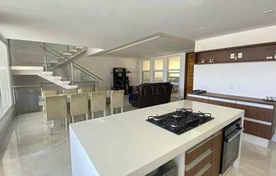 Imagem: A casa em condomínio possui 4 Dormitórios, 3 Banheiros, 4