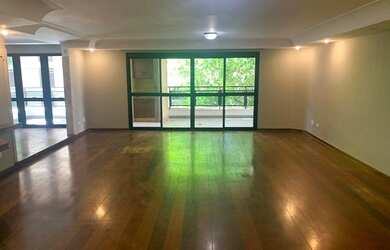 Imagem: O apartamento possui 4 Dormitórios, 5 Banheiros, 290m² de