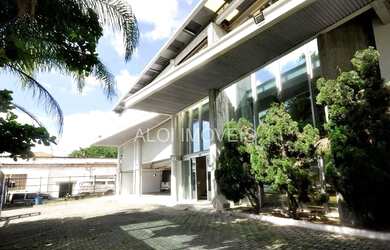 Imagem: O depósito possui 5 Vagas na garagem, 1.970m² de Área e