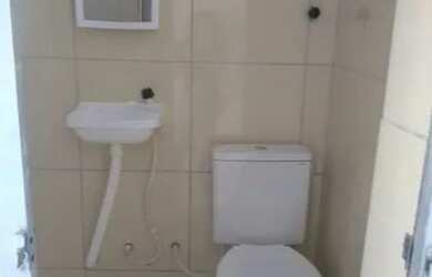 Imagem: A casa possui 2 Dormitórios, 1 Banheiro e está localizado