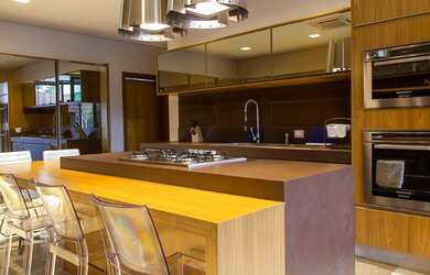 Imagem 12: ImÃ³vel de luxo. Piscina, Ar-condicionado, Guarda roupaeLareira