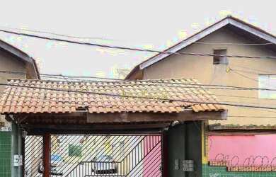 Imagem: A casa em condomínio possui 2 Dormitórios, 2 Banheiros, 1