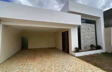 Imagem: A casa em condomínio possui 3 Dormitórios, 3 Banheiros, 4