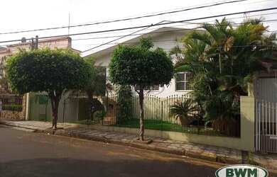 Imagem: O depósito possui 5 Vagas na garagem, 330m² de Área e está