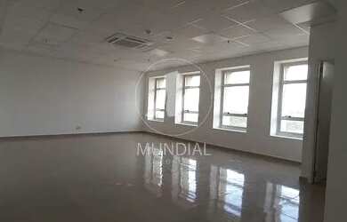 Imagem: O depósito possui 1 Vaga na garagem, 59m² de Área e está