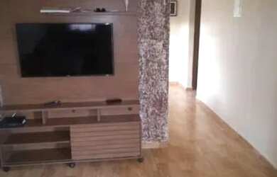 Imagem: A casa possui 2 Dormitórios, 1 Banheiro, 2 Vagas na garagem