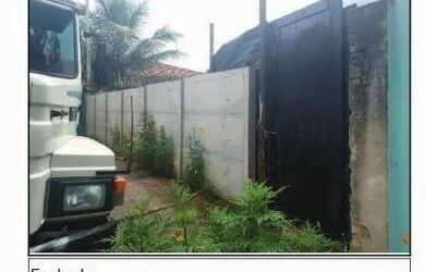 Imagem: A casa possui 1 Dormitório, 1 Banheiro, 1 Vaga na garagem