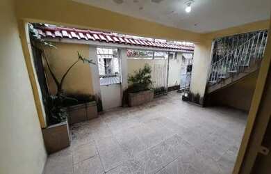 Imagem: A casa para alugar possui 2 Dormitórios, 3 Banheiros e 1 Vaga