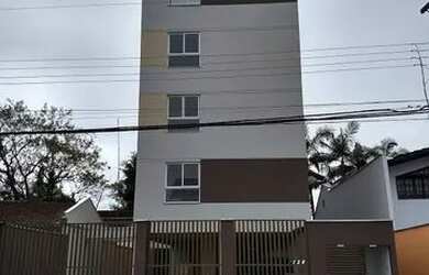 Imagem: O apartamento possui 3 Dormitórios, 1 Banheiro, 1 Vaga na garagem