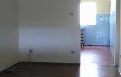 Imagem: A casa possui 2 Dormitórios, 1 Banheiro, 1 Vaga na garagem