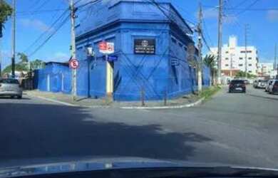 Imagem: A casa possui 4 Dormitórios, 3 Vagas na garagem, 1.000m² de