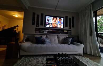 Imagem: O apartamento possui 3 Dormitórios, 2 Banheiros, 1 Vaga na