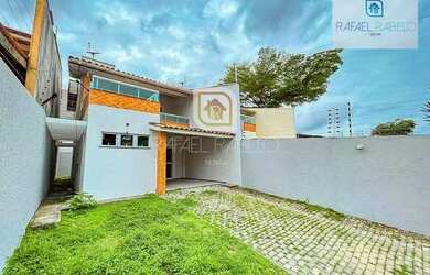 Imagem: A casa possui 3 Dormitórios, 3 Banheiros, 3 Vagas na garagem