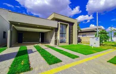 Imagem: A casa em condomínio possui 3 Dormitórios, 4 Banheiros, 4