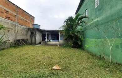 Imagem: A casa possui 1 Dormitório, 1 Banheiro, 5 Vagas na garagem