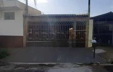 Imagem: A casa possui 2 Dormitórios, 2 Banheiros, 2 Vagas na garagem