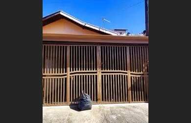 Imagem: A casa possui 2 Dormitórios, 1 Banheiro e 100m² de Área e