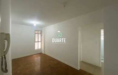 Imagem: O apartamento possui 1 Dormitório, 1 Banheiro, 1 Vaga na garagem