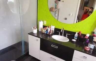 Imagem: A casa em condomínio possui 4 Dormitórios, 4 Banheiros, 1