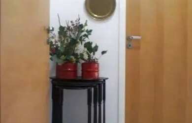 Imagem: O apartamento possui 3 Dormitórios, 1 Banheiro, 1 Vaga na garagem