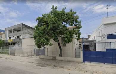 Imagem: O depósito possui 495m² de Área e está localizado em Benfica