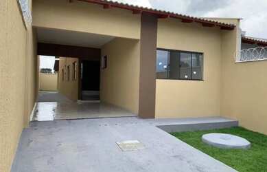 Imagem: A casa possui 2 Dormitórios, 1 Banheiro, 1 Vaga na garagem