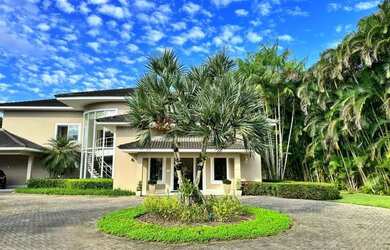 Imagem 6: Linda mansão de canal em cond. de luxo com aeroporto e praia, 6 suítes