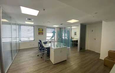 Imagem: O depósito possui 2 Vagas na garagem e 70m² de Área e está