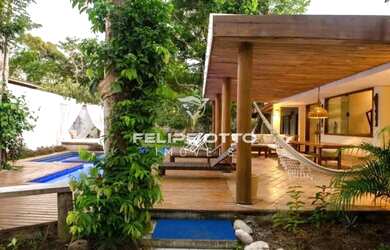 Imagem: A casa possui 5 Dormitórios, 5 Banheiros, 1 Vaga na garagem