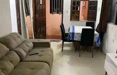 Imagem: A casa possui 3 Dormitórios, 1 Banheiro e está localizado