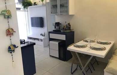 Imagem: O apartamento possui 2 Dormitórios, 1 Banheiro, 1 Vaga na garagem