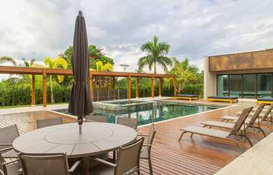 Imagem 2: ImÃ³vel de luxo. Piscina, Ar-condicionado, Guarda roupaeLareira