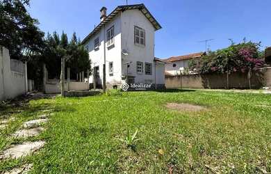 Imagem: A casa à venda possui 3 Dormitórios, 2 Banheiros, 4 Vagas