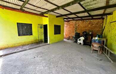 Imagem: A casa possui 2 Dormitórios, 1 Banheiro e está localizado